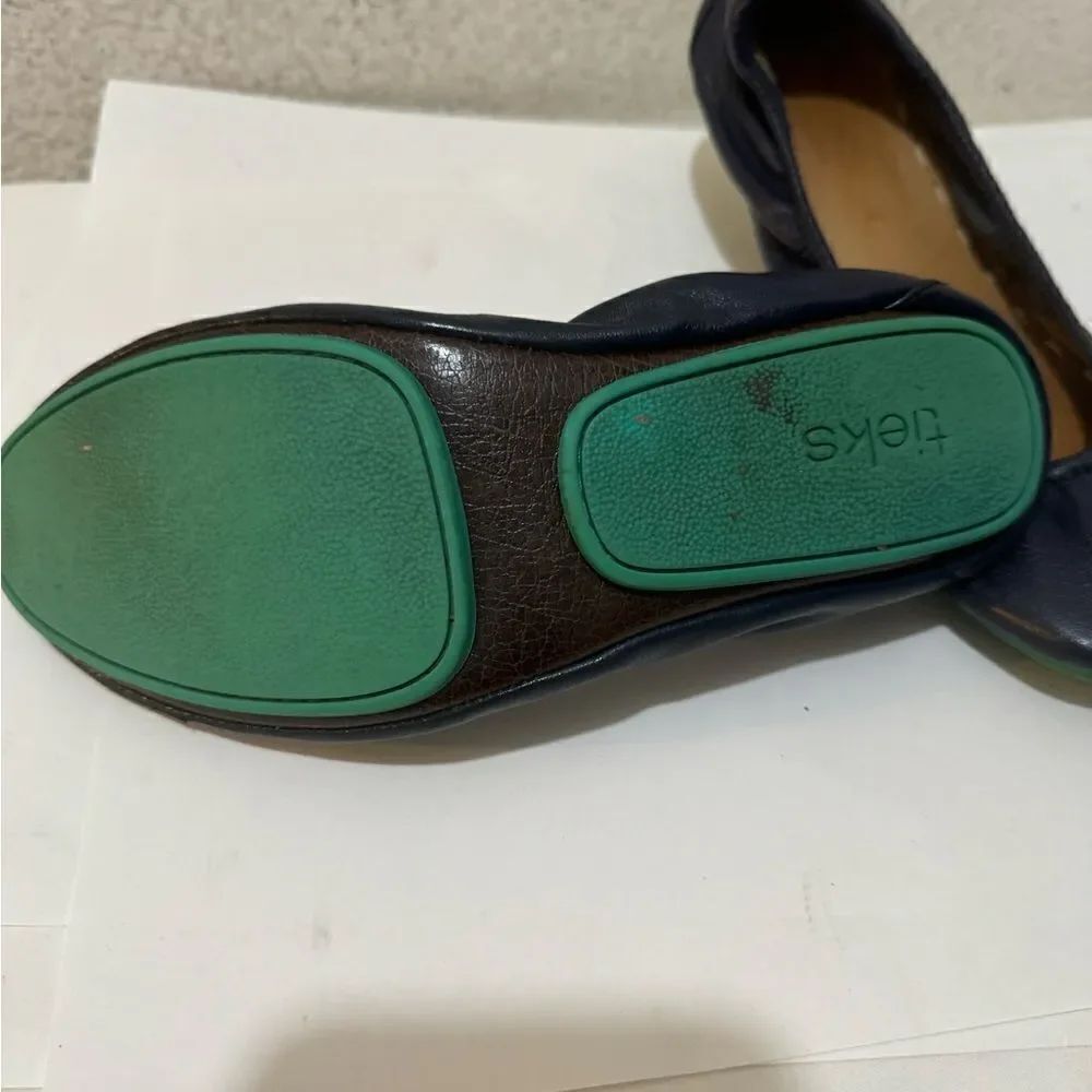 Tieks women size 7 navy and green color - Picture 8 of 8